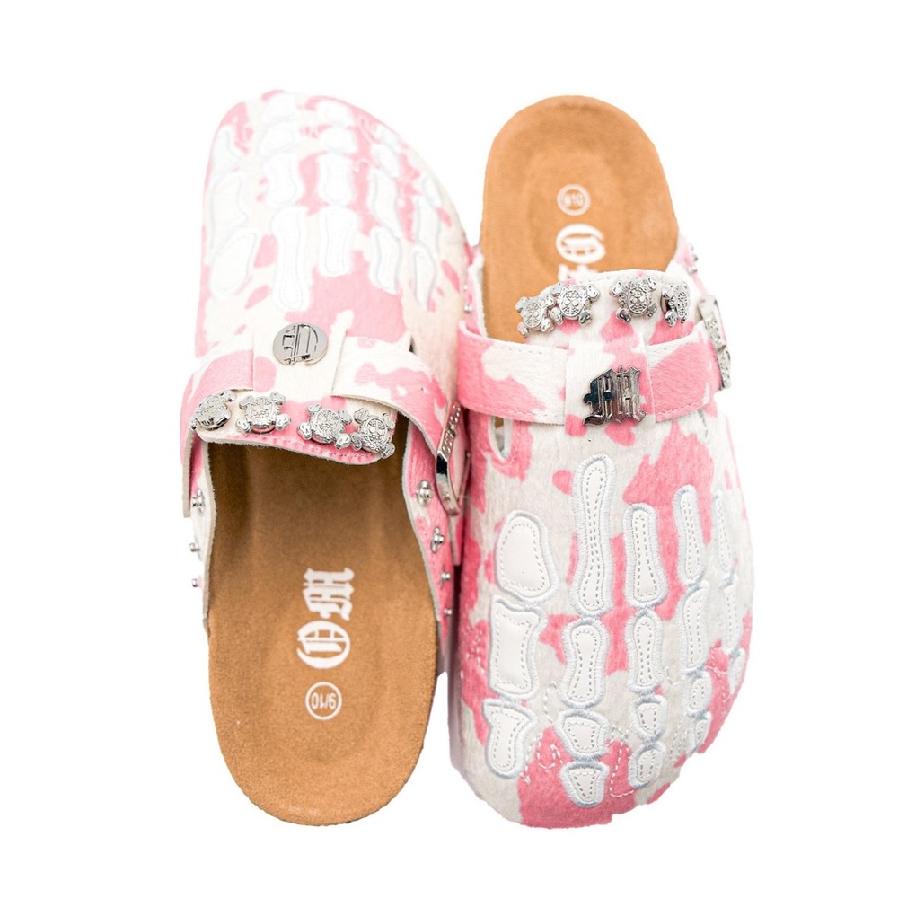 🌸🐄 OCTAVIOUS MARKS PINK COW PRINT CLOGS 🌸🐄